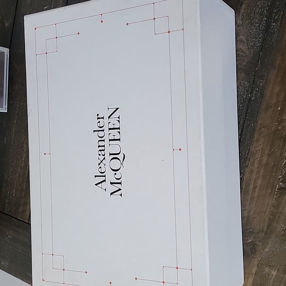 Women's Oversized Sneaker in White/black - Picture 9 of 10